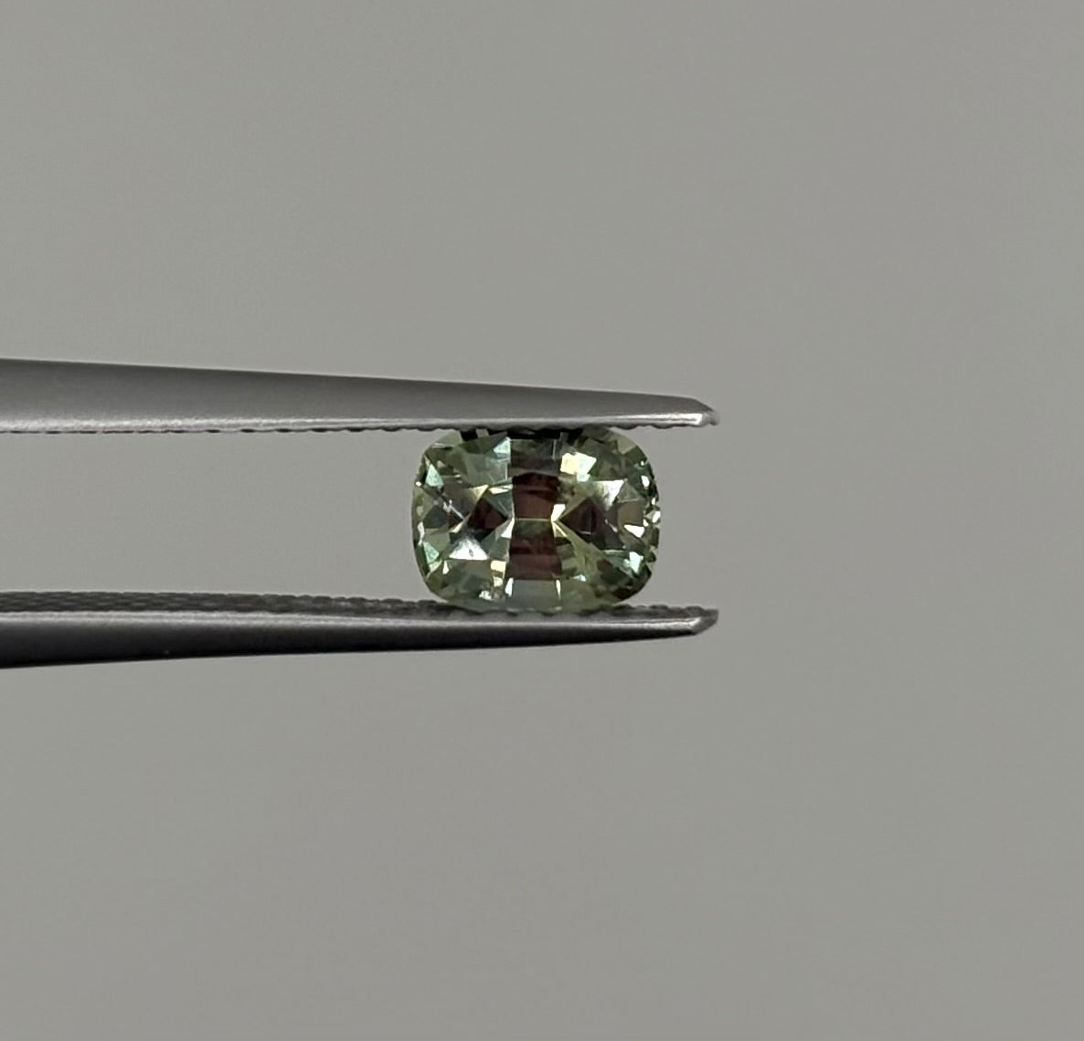 Saphir Vert non chauffé 0.85ct