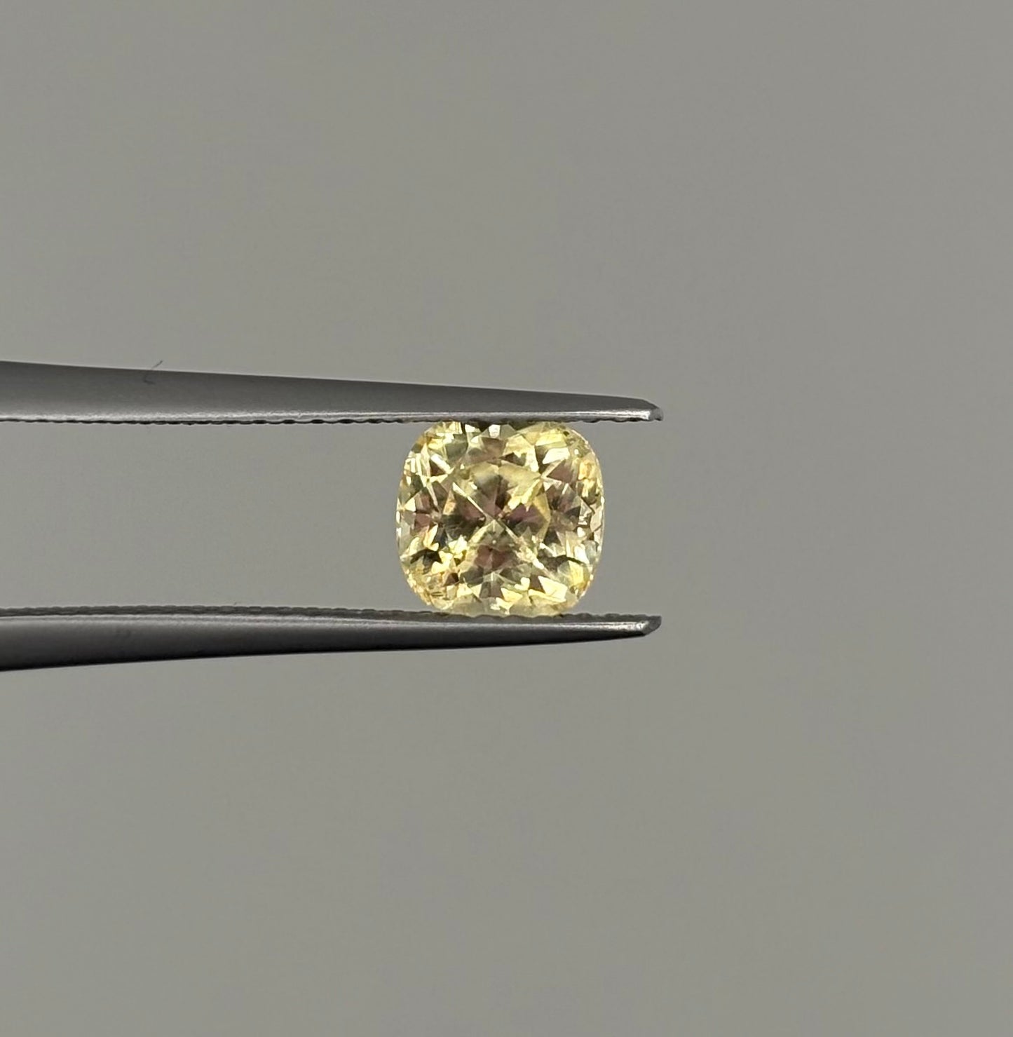 Saphir Jaune non chauffé 1.56ct
