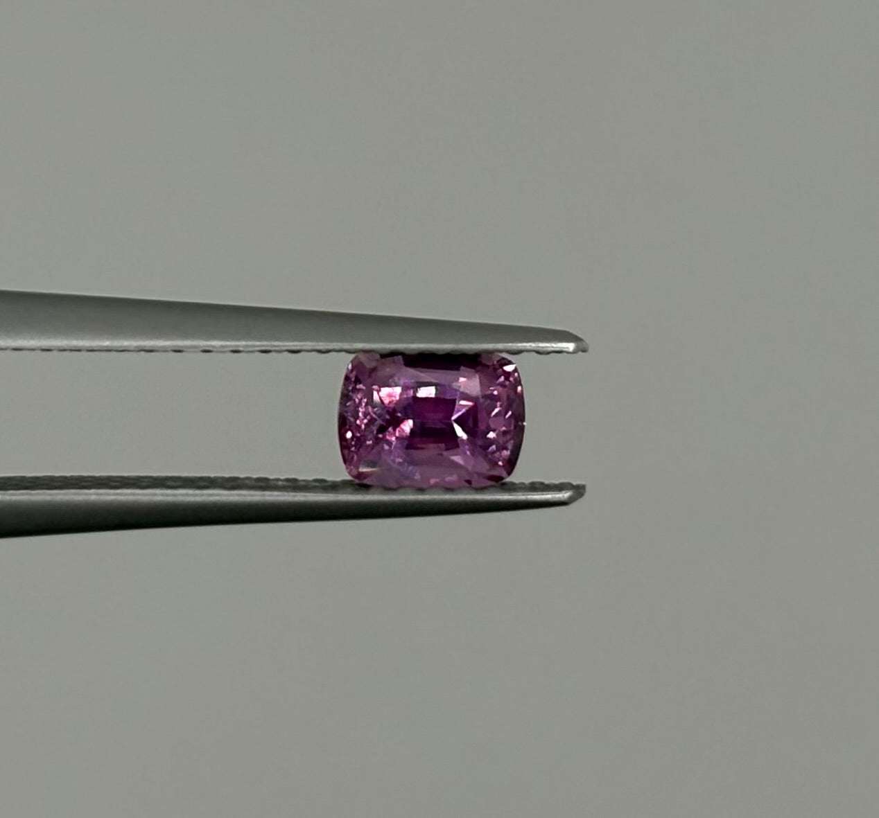 Saphir Violet non chauffé 0.74ct