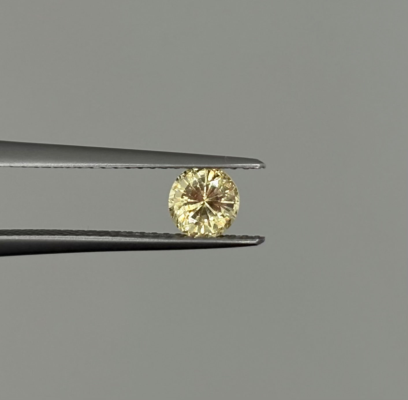 Saphir Jaune non chauffé 0.80ct