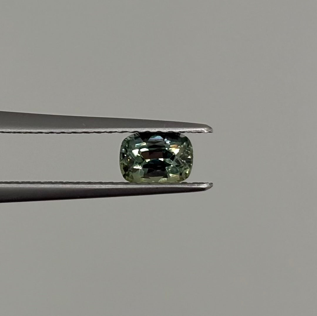 Saphir Vert non chauffé 0.73ct