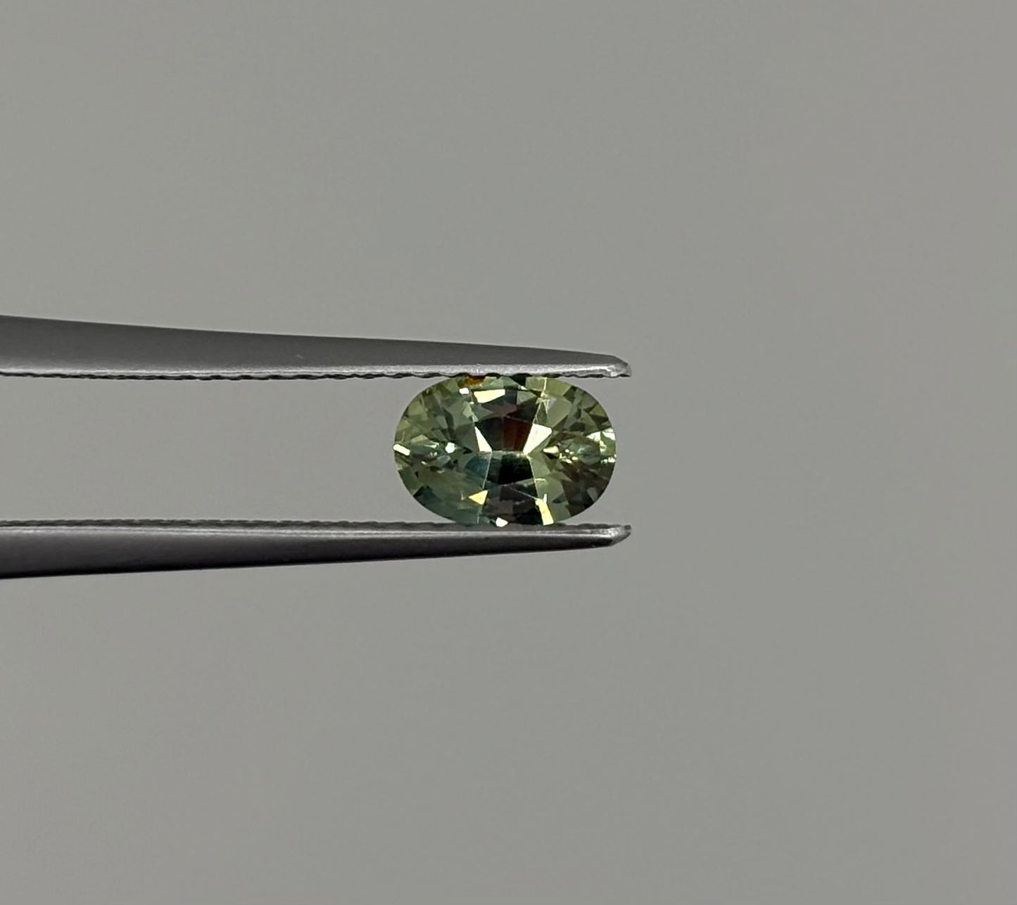 Saphir Vert non chauffé 0.77ct