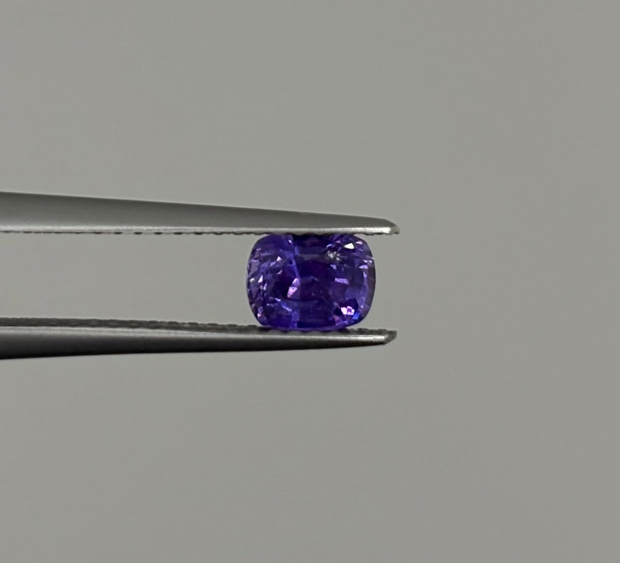 Saphir Violet non chauffé 0.75ct