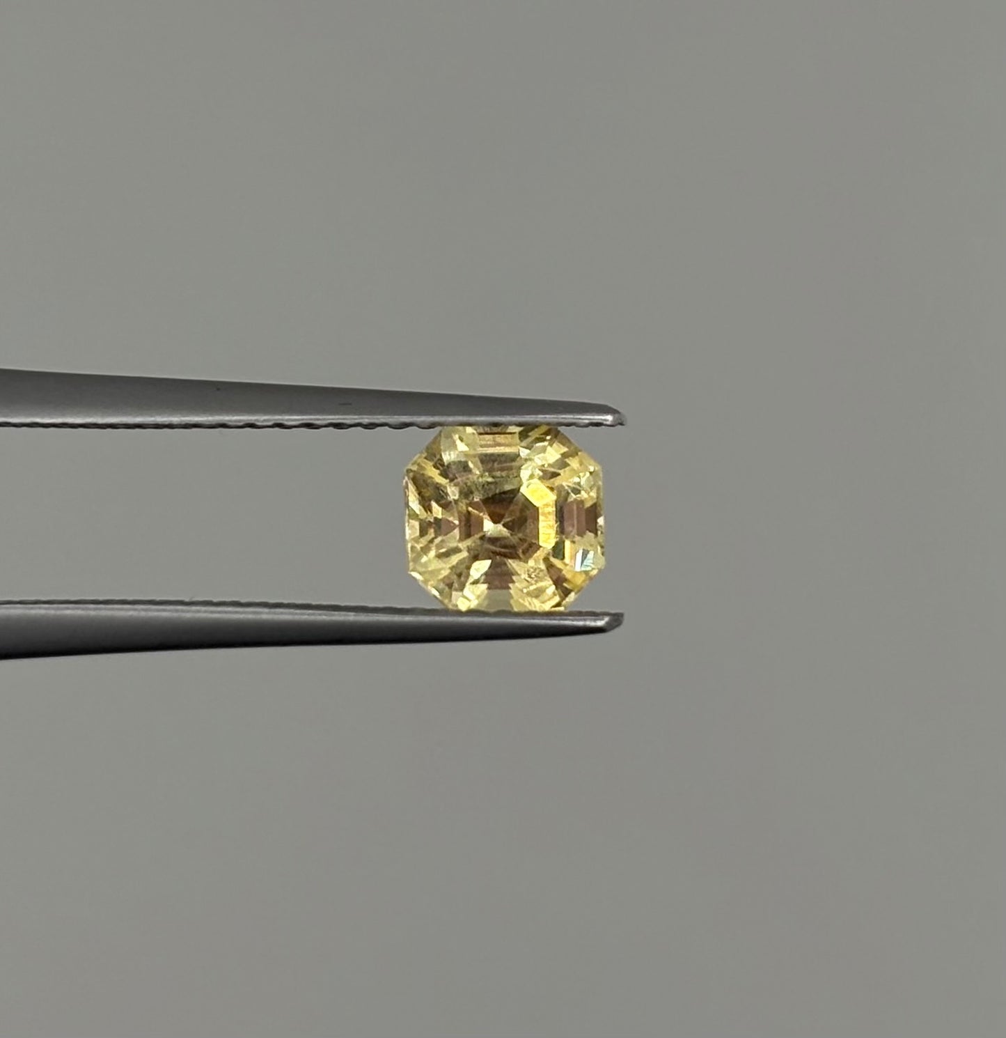Saphir Jaune non chauffé 1.36ct