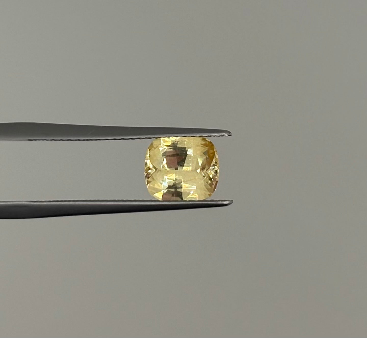 Saphir Jaune non chauffé 2.14cts