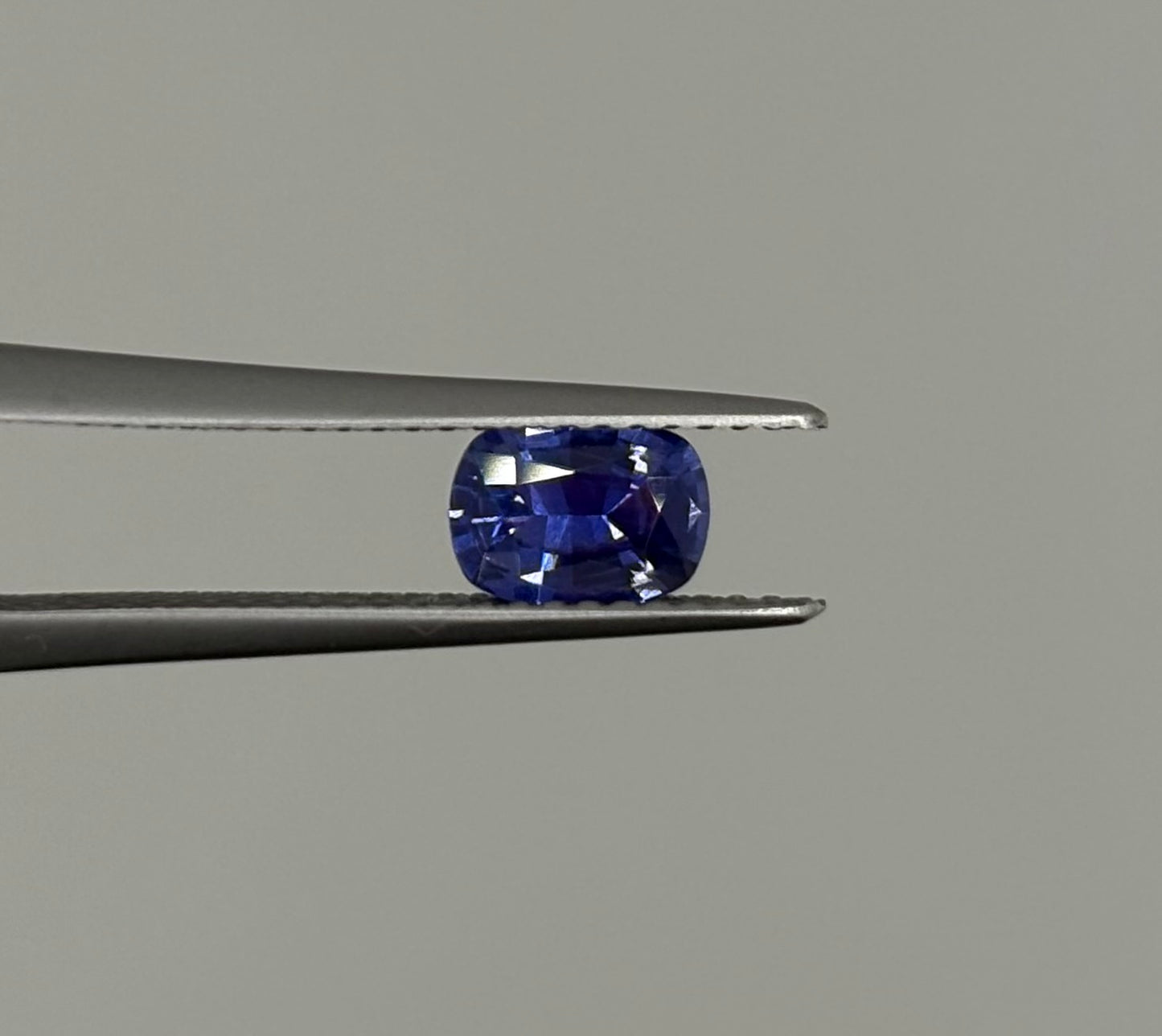 Saphir Violet non chauffé 0.82ct