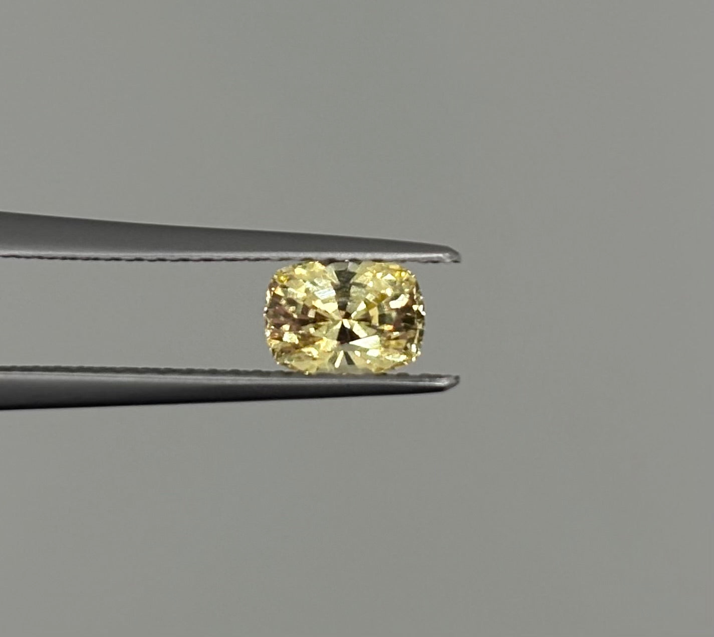 Saphir Jaune non chauffé 1.12ct