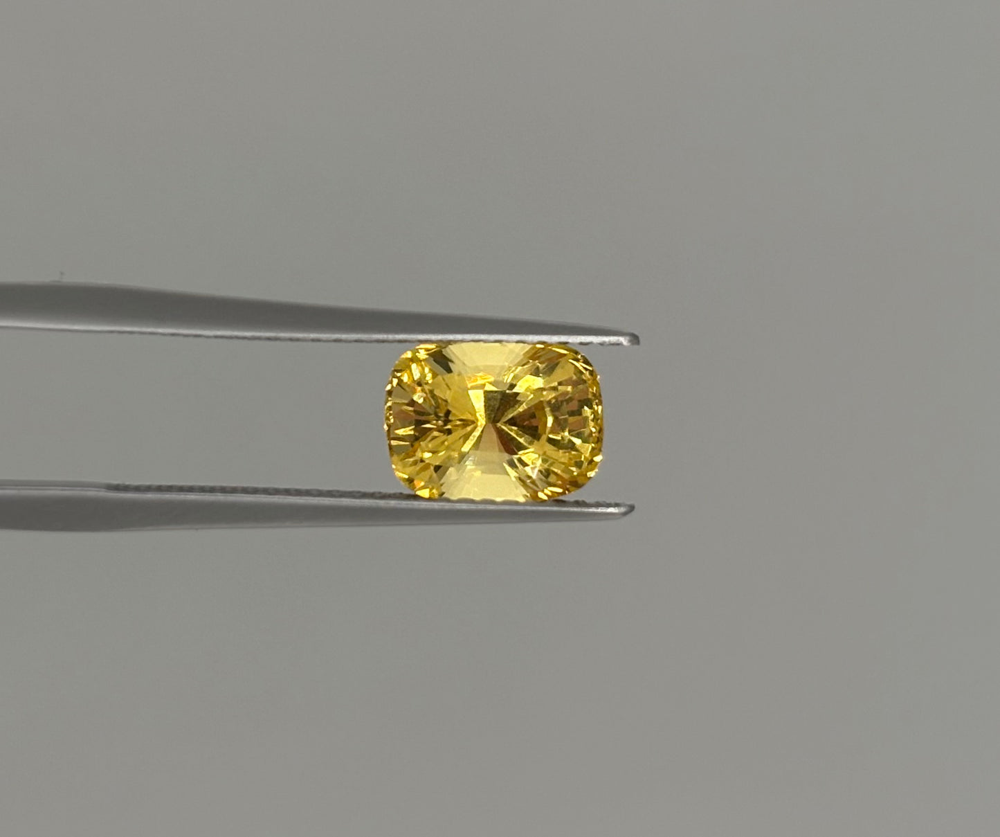 Saphir Jaune non chauffé 3.14cts