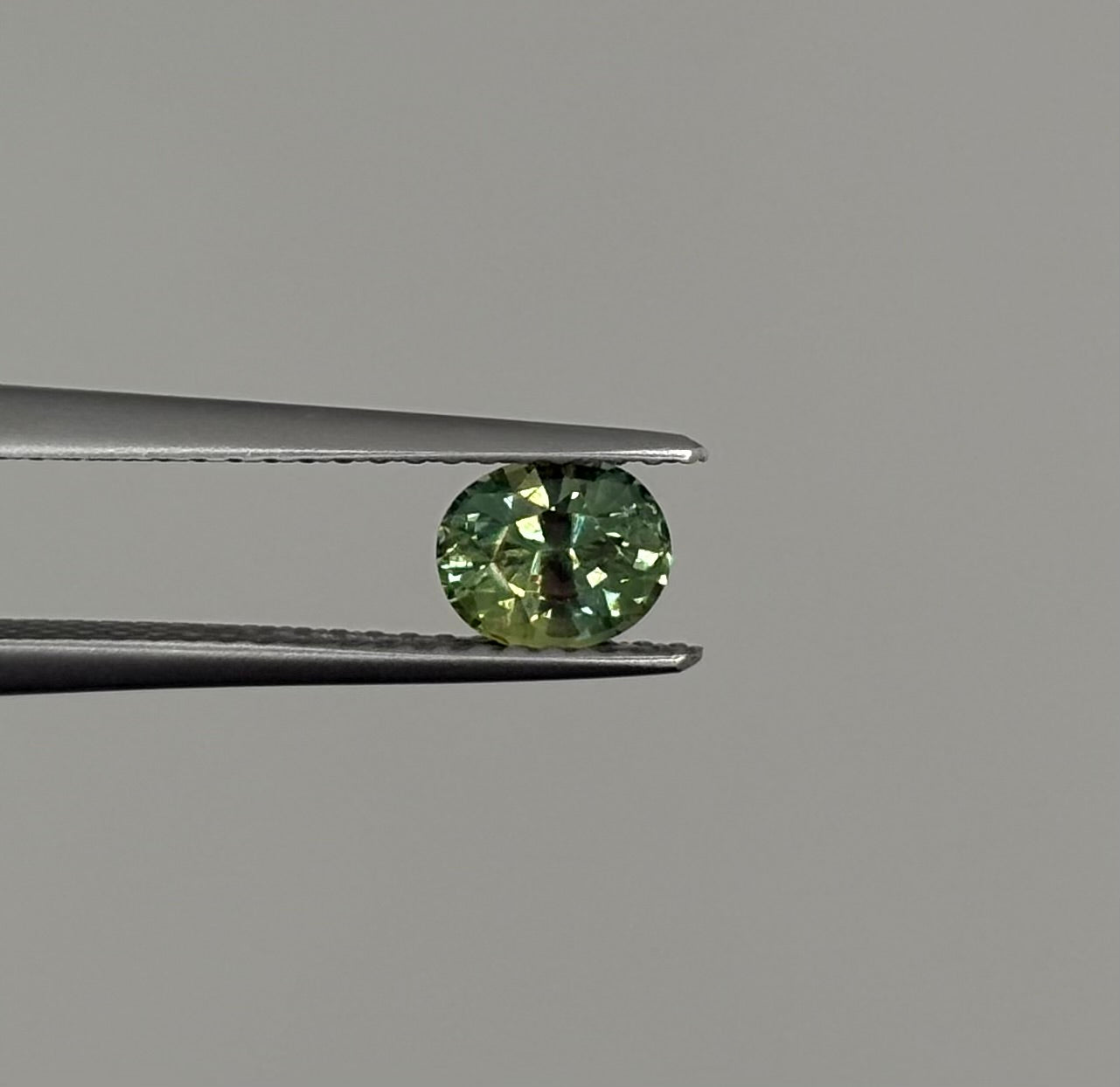 Saphir Vert non chauffé 0.71ct